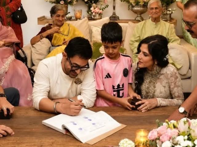 The Incredible Story Behind Aamir Khan‍‍`s ‍‍`One in a Million‍‍` Wedding Ring  For Wife Gauri Spratt
