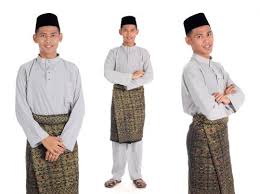 Nah, supaya bapak/ibu lebih tau pembahasan terlengkapnya, simak langsung dibawah ini ya! Serba Serbi Pakaian Melayu Dan 9 Rekomendasinya