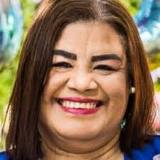 Este jovem foi entregar um Currículo no grupo Mateus. Como não tinha uma…