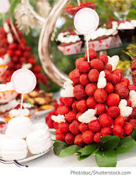 Anmeldung Fur Die Eheschliessung Beim Standesamt Frische Erdbeeren Erdbeeren Buffet