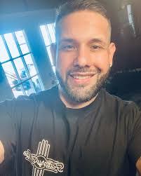 Jeremiah Mendoza's Instagram, Twitter & Facebook