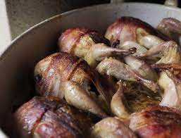 Installée depuis plus d'un mois, la mesure n'est pas prête d'être retirée par le gouvernement qui privilégie cette option plutôt qu'un confinement. Recette De Cuisine Au Feu De Bois Pizza Pain Viandes Poissons Tartes Le Panyol