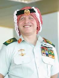 4 جائزة الملك عبد الله الثاني لتميز الأداء الحكومي والشفافية أهداف الجائزة توفير مرجعية ارشادية وأسس معيارية لقياس مدى التقدم والتطور في اداء الدوائر والجهات الحكومية في المملكة والاسهام في تطوير القطاع الحكومي والارتقاء بمستوى ادائه. Ù…Ù„Ùƒ Ø¹Ø¨Ø¯Ø§Ù„Ù„Ù‡ Ø§Ù„Ø«Ø§Ù†ÙŠ