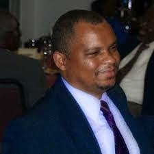 Derik Pires's Instagram, Twitter & Facebook