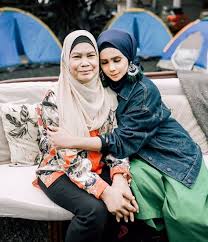 Nama rozita che wan tak perlu diperkenalkan lagi. Maintain Cantik Sihat Usia Lewat 60an Ibu Rozita Che Wan Ikut Amalan Berpantang Waktu Muda Nona