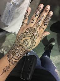 How long does a henna tattoo last on the skin? Make Your Henna Tattoo Last Longer Using Saniderm Saniderm