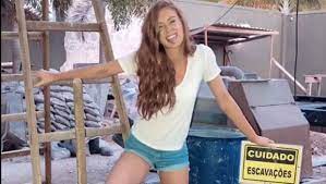 Marina ruy barbosa is a brazilian actress who is best known for total dreamer (2015), empire (2014) and god save the king (2018). Marina Ruy Barbosa Usa Instagram Para Mostrar Obras Em Casa Istoe Independente