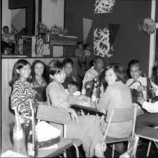 Tan sri datuk amar stephen kalong ningkan, the first chief minister of sarawak, reading the proclamation of sarawak's independence. Snapshots Of The Old Rumah Dayak In Kuching