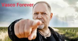 Il talentuoso Francesco sta cantando ora su rai uno la Rondine. Gli  somiglia anche un po'. Stessi occhi grandi e dolce anima. Tifo per lui.  Grandissimo.