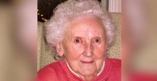 Edith Long's Instagram, Twitter & Facebook