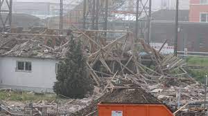 Gasoline explosions, simulating bomb drops at an airshow. Gas Explosion In Gunzburg 11 Verletzte Lagerhalle Zerstort Bahnverkehr Gestort Munchen Bild De