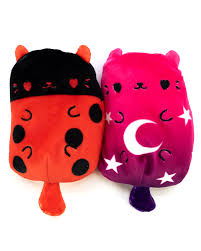 Buy cats vs pickles toys, collectibles and fun stuff at entertainment earth. Cats Vs Pickles Plushies 2 Pack Lady Bug And Majicat For Ages 4 Walmart Com Walmart Com