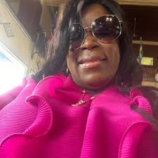 The Setting Of A Photo-Op Really Matters. President George Weah gets  sideline elbow-bump with Chancellor Angela Merkel of Germany during the  26th Conference of Parties ongoing in Glasgow...