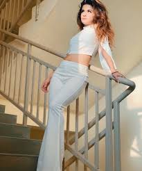 111 Avneet Kaur Cute Images And Beautiful Photos 2020