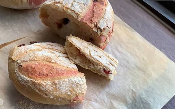 Cạnh tranh không kém là bánh mì Artisan