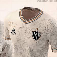 Its shoulder taping and sleeve cuffs are also in black. Unglaubliches Von Fans Gestaltetes Atletico Mineiro 21 22 Manto Da Massa 113 Trikot Veroffentlicht Nur Fussball