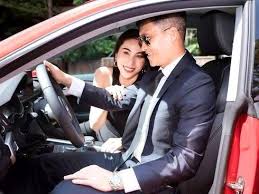 Thủy tiên, công vinh được người dân phản ánh rằng nhiều hộ nghèo có mức nước lụt dưới 1m không nằm trong danh sách nhận hỗ trợ do nhưng nhiều gia đình có điều kiện có mức nước lụt trên 1m lại được nhận hỗ trợ. Cong Vinh Va Thá»§y Tien Sá»'ng Giau Sang Thang Tá»'n 200 Triá»‡u Vnreview Tin Má»›i Nháº¥t