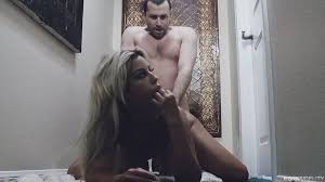 Bridgette B – Full Headphone Experience: American Kissing Porn