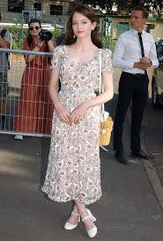 See full list on wikiblog.org How Old Was Mackenzie Foy As Renesmee Cullen In Twilight