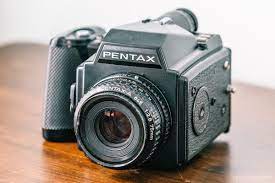 Medium format cameras manufacturer mamiya (6) hasselblad (4) fujifilm (5) category film medium format cameras (19) digital medium format cameras (6) medium format backs (11) The Desire To Jump Into Medium Format Photography Is Usually Accompanied By Visions Of Hasselblads Rolleiflexes And Media Formats Camera Reviews Film Camera