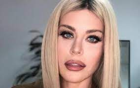 Fanii au fost uimiți de apariția vedetei. Loredana Groza Face SenzaÈ›ie In Lenjerie IntimÄƒ Pe Instagram Cum AratÄƒ Artista La Aproape 50 De Ani È™tiri Un Site De Muzica