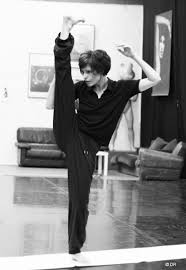 Pietragalla is a town and comune in the province of potenza, in the southern italian region of basilicata. Paroles De Danseuses Confinees Marie Claude Pietragalla Et Melissa Sicre Danses Avec La Plume L Actualite De La Danse