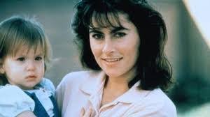 Laura Loesch's Instagram, Twitter & Facebook