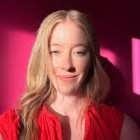 Anna Hooker's Instagram, Twitter & Facebook