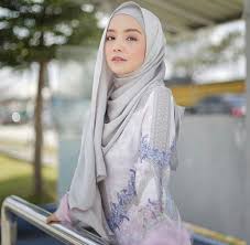 Cara pakai shawl on wn network delivers the latest videos and editable pages for news & events, including entertainment, music, sports, science and more, sign up and share your playlists. 51 Mira Filzah Ideas Beautiful Hijab Girl Hijab Mira