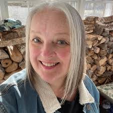 Tracey Boudreau's Instagram, Twitter & Facebook