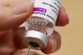 Las pruebas de la vacuna contra el coronavirus que desarrollan la farmacéutica astrazeneca y la universidad de oxford fueron puestas en pausa por precaución. N U1cpgm2ztl6m