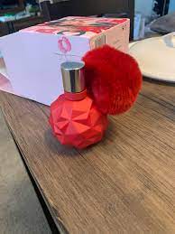 This is my first video 2018 oh my god it sounds so weird just say that😂 so today i'm going to be reviewing and comp. Sweet Like Candy Limited Edition At Ross Ariheads