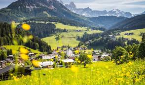 The state's highest mountain is grossvenediger 3662 m. Bergdorf Mit Herz