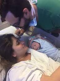 Aww This Latest Picture Of Saif Ali Khan And Kareena Kapoor Khan With Baby Taimur Is Really Cute Kareena Kapoor Pregnant Taimur Ali Khan Taimur Ali Khan Pataudi