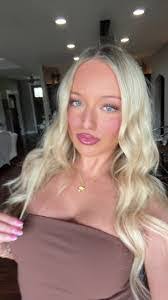 Amelia Rae's Instagram, Twitter & Facebook