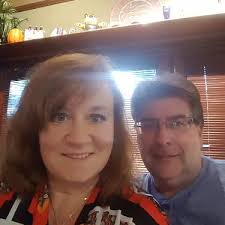 Living Among Bigfoot: Volumes 1-5 (Living Among Bigfoot: Collector's  Edition) : Lyons, Tom: Amazon.es: Libros