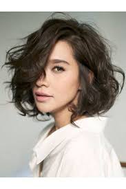 Hairstyles That Will Make You Look Younger Messy Short Hair Wavy Bob Hairstyles Short Wavy Hair
