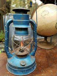 Same efficient lantern as the junior but in a larger package blue>. Dietz No 8 Air Pilot Lantern Lanterns Pilot Air
