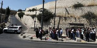 The country has been averaging around 6,000 infections per day, one of the highest in the. Foto Israel Lockdown Muslim Di Yerusalem Salat Jumat Di Trotoar Merdeka Com