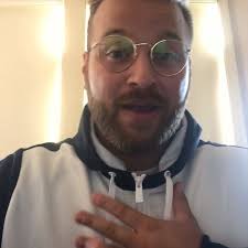 My new intro for my videos 💪, •, •, It felt like time to switch it up!  What do you think ?! ⬇️👋🔥 , •, •, #socialmediaguru #socialmediacoach  #socialmediamarketing #socialmedia #socialmediatools ...