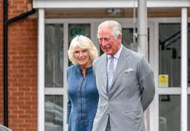 El príncipe carlos, heredero de la corona británica, y su esposa camila parker bowles recibieron su primera. La Senal De Que Camila Si Quiere Que El Principe Carlos Llegue Al Trono