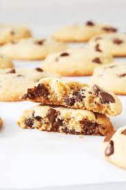 We might be biased, but decadent chewy chocolate chip cookies and zesty lemon thumbprint cookies belong at any and every dessert spread. 30 Gluten Free Christmas Cookies Recipes For Holiday Desserts Without Gluten