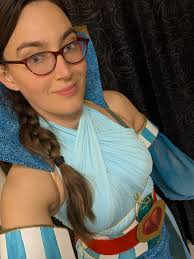 Normally I don't post my own stuff in here, I'm just the cosplay/painting  peanut gallery, but I wanted to show you guys a little teaser of my  Alarielle the Radiant costume that