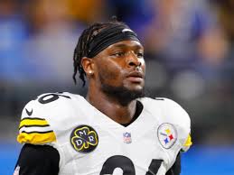 Pittsburgh steelers running back le'veon bell notes that he has already received a contract offer from the team. Le Veon Bell Contract Negotiations Could Result In Sitting Out Half Of Steelers Season