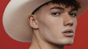 DE • LUCA Magazine • ISSUE 02 // DELUCA NEXT GEN // COLIN WALLING by RYNE  BELANGER