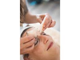 Profesionální školení obličejové masáže s GUA SHA destičkami VEELEE