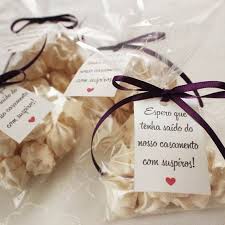 9 Ideias De Lembrancinhas De Casamento Presentes De Cha De Panela Lembrancinhas De Casamento Simples Casamento Simples Fazer lembrancinhas de casamento baratas , não quer dizer abaixar o nível de seu evento , mesmo por que temos muitas lembranças que são baratas e tem um impacto que tal copos personalizados para casamento para quem esta buscando mais ideias de lembrancinhas de casamento? 9 ideias de lembrancinhas de casamento