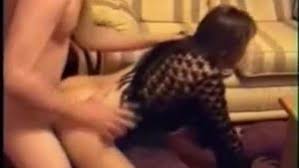 Geile schwarzhaarige milf betrügt ehemann mit jungem stecher und schluckt. Milf Doggy Mit Jungem Bengel Fuq Monster