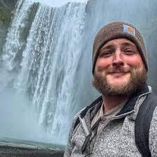 Brandon Azevedo's Instagram, Twitter & Facebook