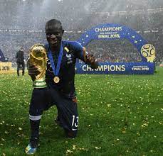 Posisi tertinggi n'golo kante dalam pemungutan suara ballon d'or adalah di urutan kedelapan pada tahun 2017, tetapi pada tahun 2021 dia harus lebih tinggi atau bahkan memenanginya. Opinion N Golo Kante Should Win The 2018 Ballon D Or Footie Central Football Blog